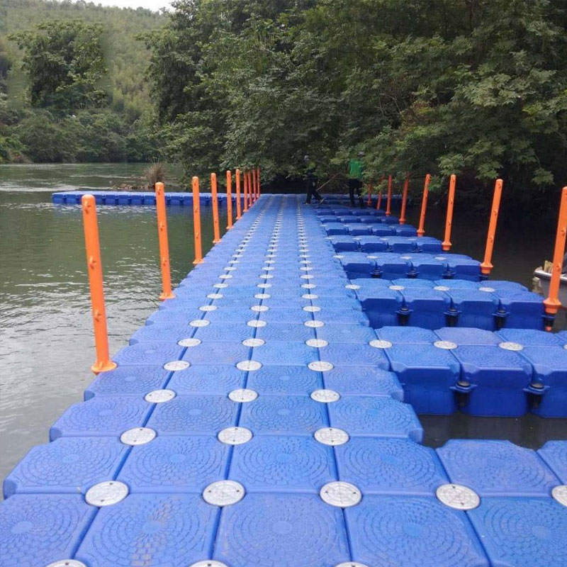 Floating buoy